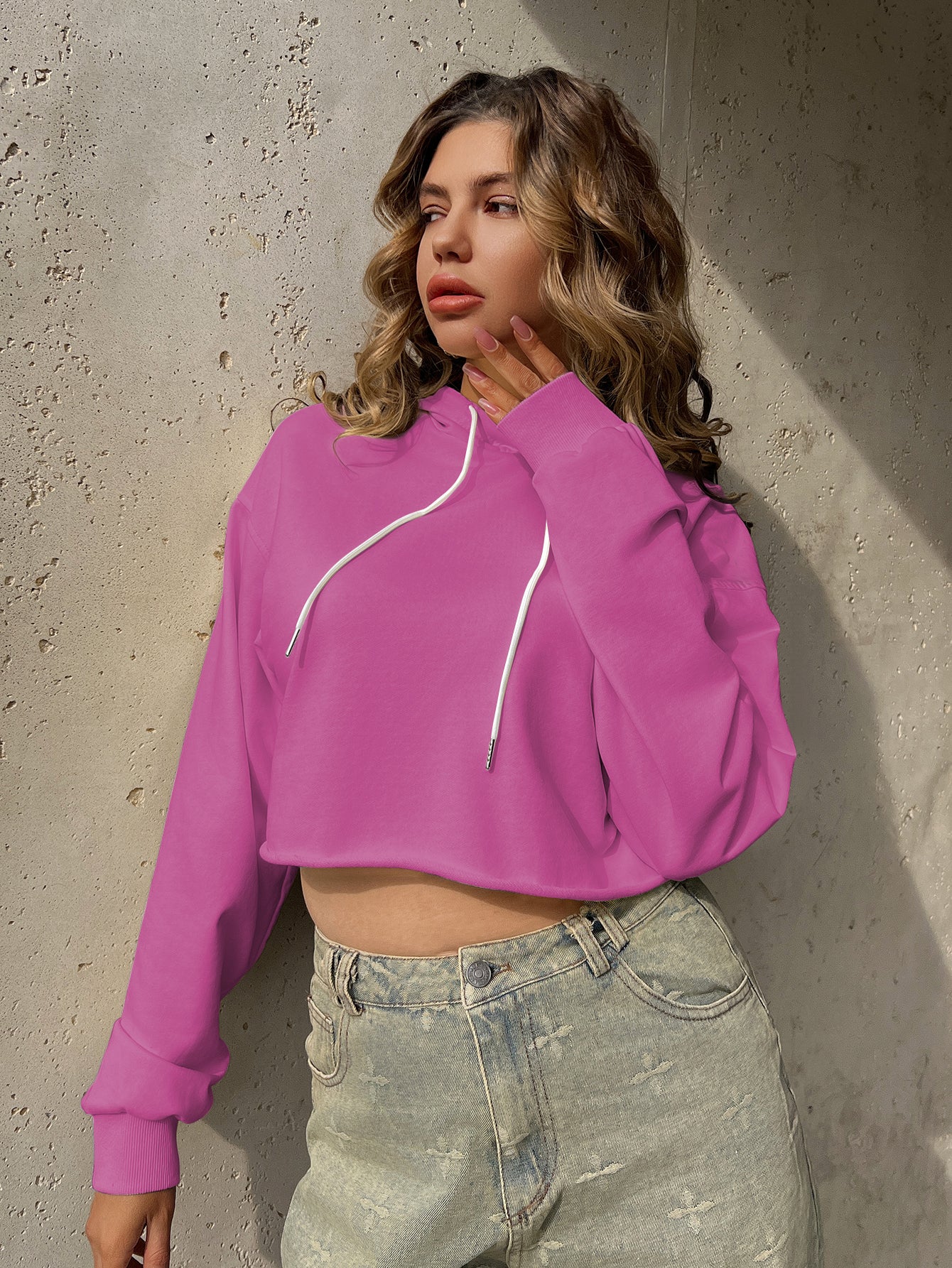 Bluza z kapturem, krótka, cienka, niezbędny element modnego ubioru(SS513)
