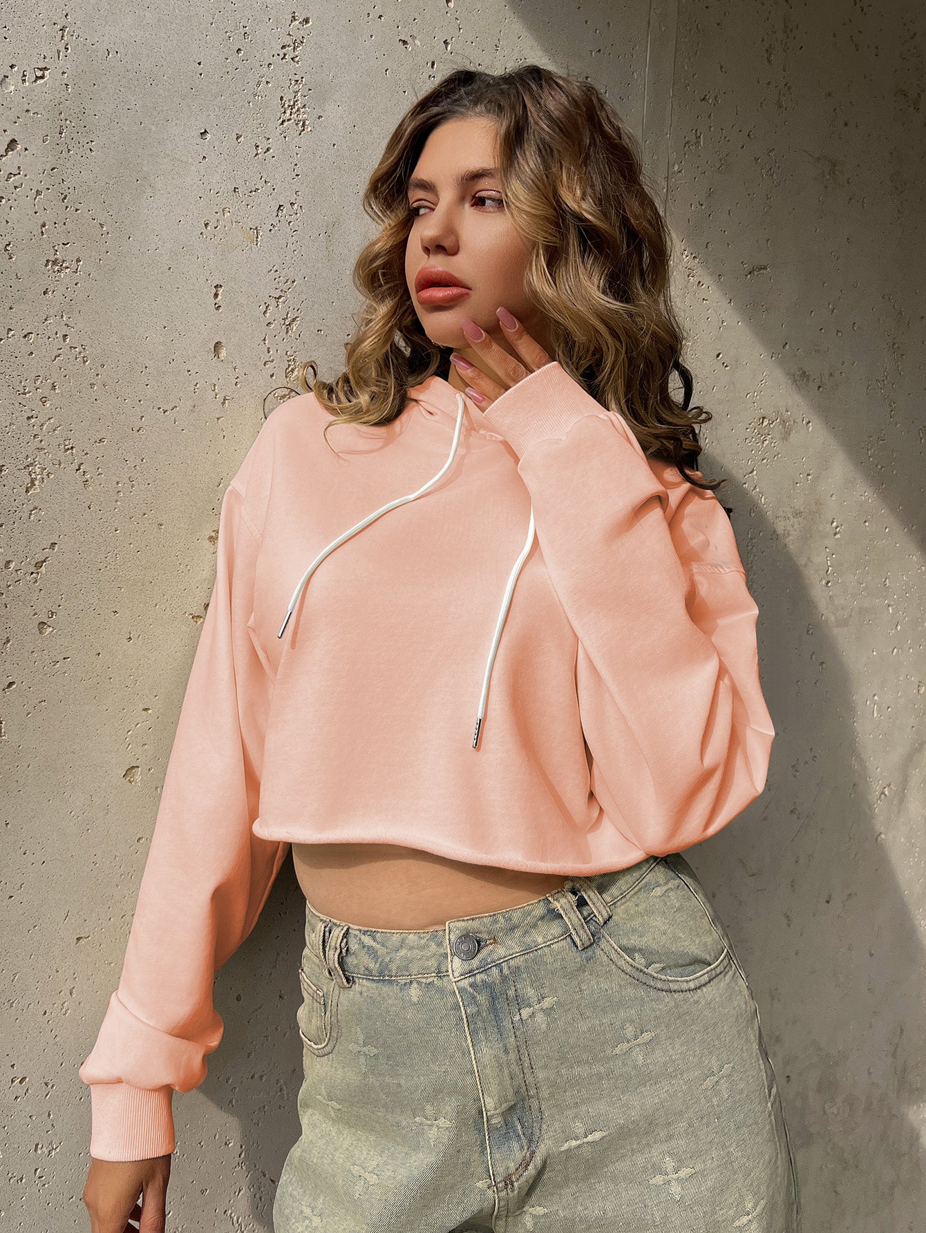 Bluza z kapturem, krótka, cienka, niezbędny element modnego ubioru(SS513)