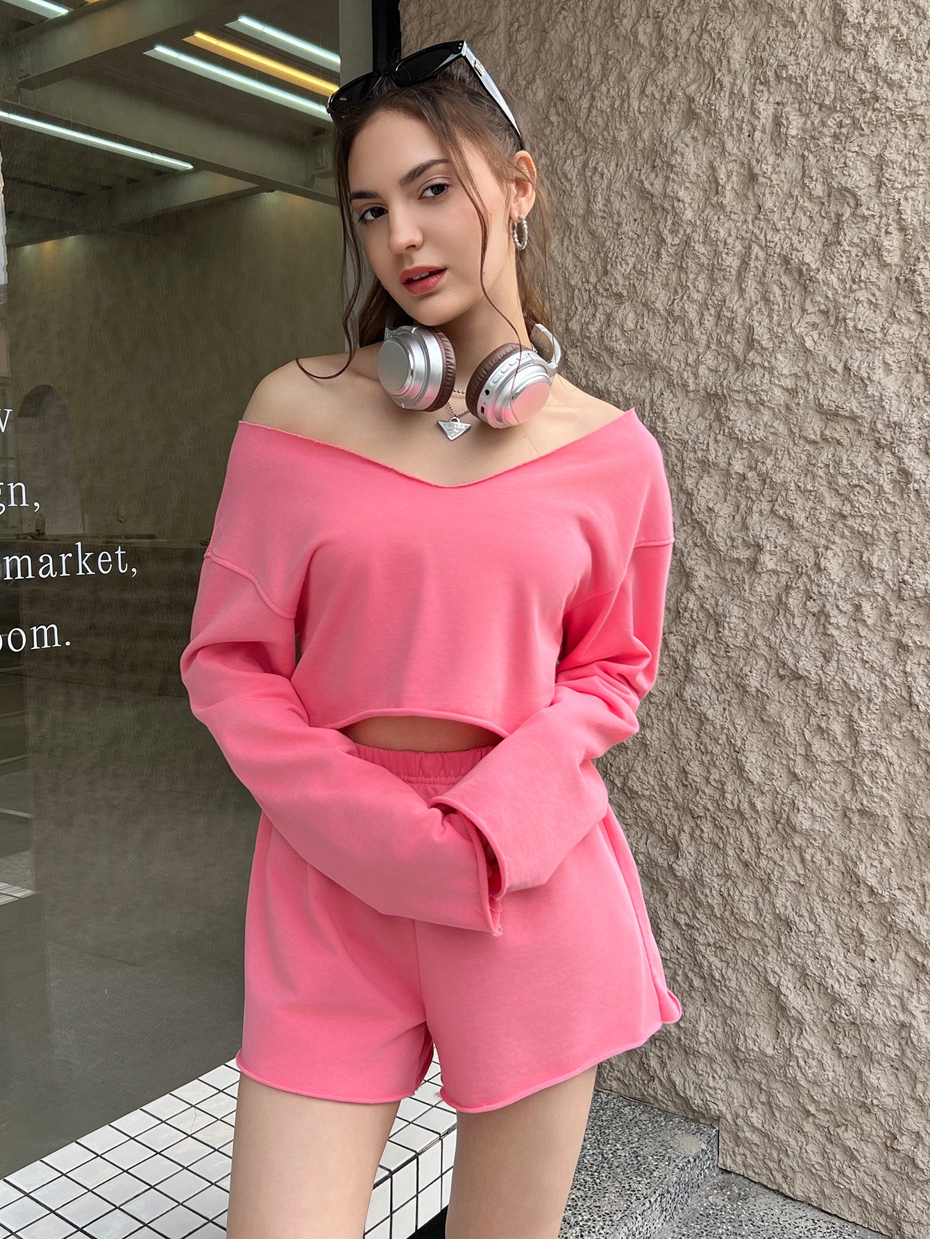 Dwuczęściowy dres z odkrytymi ramionami(ss501)